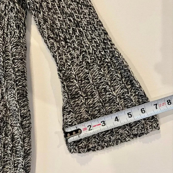 Ann Taylor Chunky Bell Sleeve Knit 98% Cotton Cardigan Black Gray White Stretchy - Picture 10 of 13